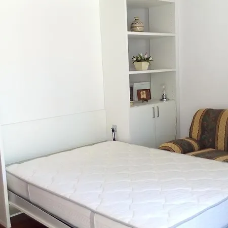 Apartamento Casal Alfarrobeiras, 7 *